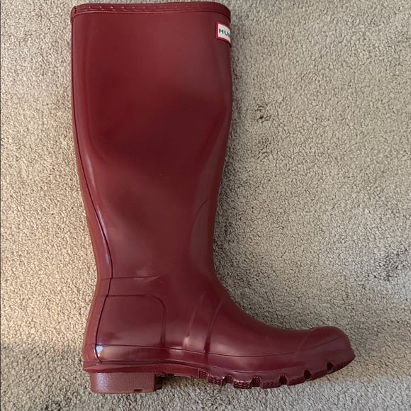 Hunter Glossy Tall Rain Boots in Deep Wine - Picture 2 of 4